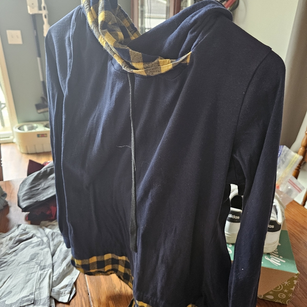 Sweater - Picture 2 of 2
